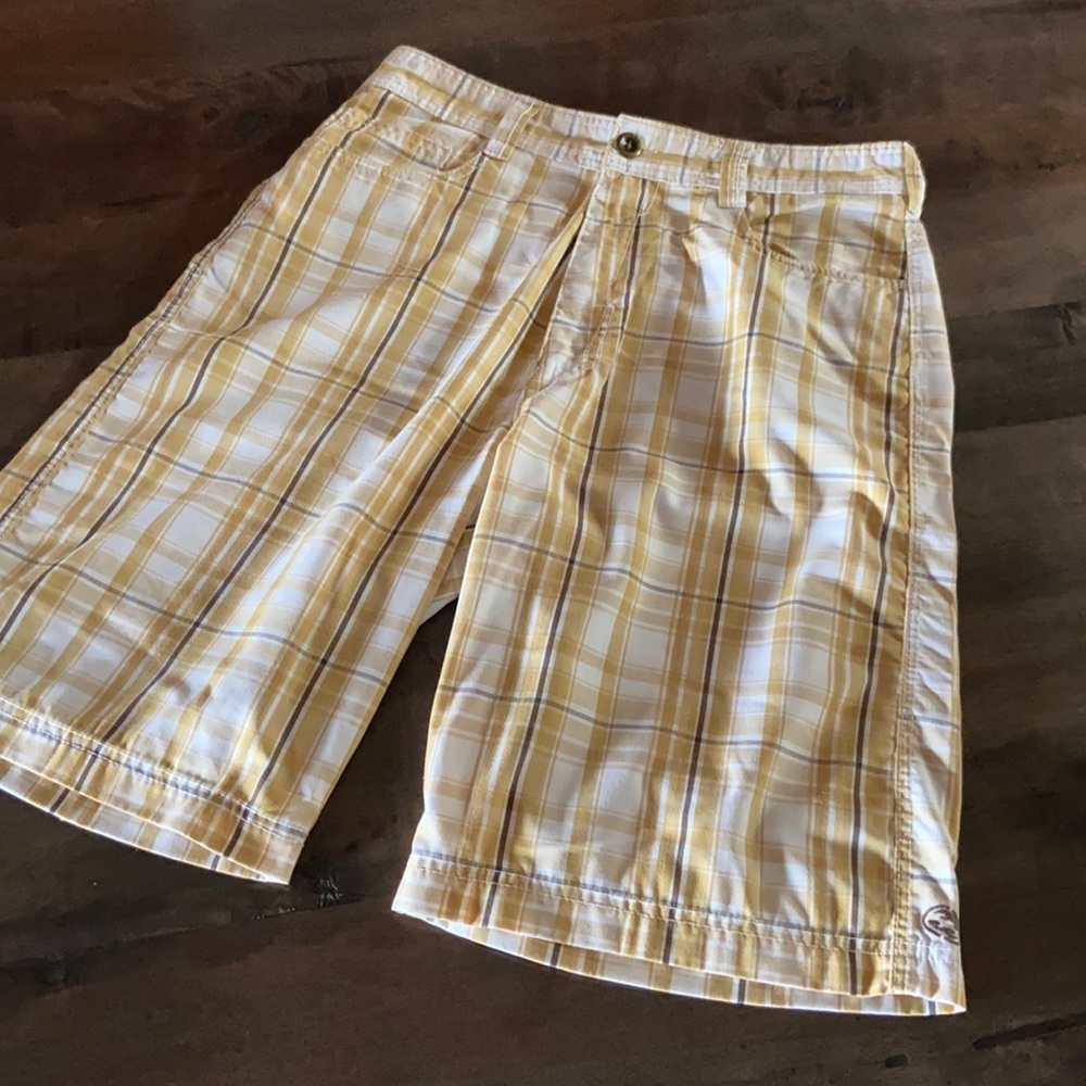 Men’s billabong plaid shorts